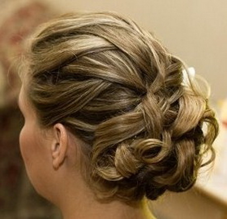 fryzury-na-wesele-rednie-wosy-15-7 Fryzury na wesele średnie włosy