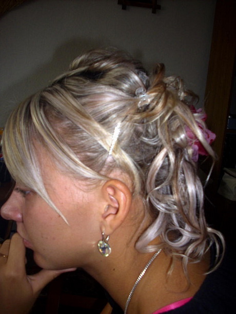 fryzury-weselne-wosy-rednie-52_16 Fryzury weselne włosy średnie