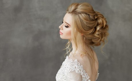 fryzury-na-wesele-srednie-wlosy-2019-25_3 Fryzury na wesele średnie włosy 2019