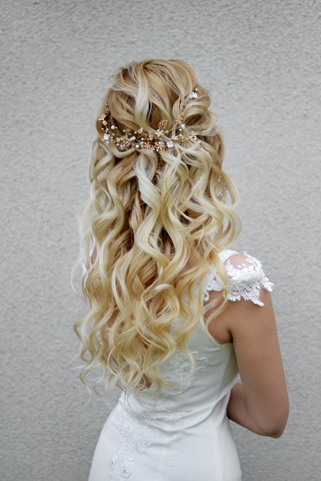 fryzury-2021-na-wesele-dlugie-wlosy-57_4 Fryzury 2021 na wesele długie włosy