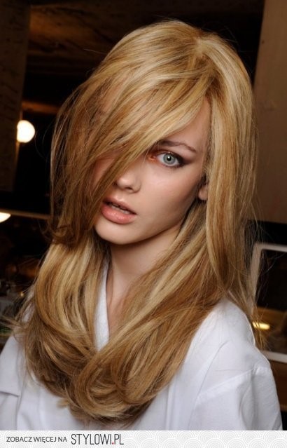 dugie-blond-wosy-fryzury-84_10 Długie blond włosy fryzury