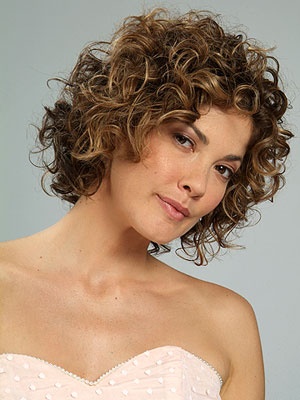 fryzury-loki-wosy-rednie-75_3 Fryzury loki włosy średnie