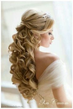 fryzury-z-dugich-prostych-wosw-na-wesele-41_8 Fryzury z długich prostych włosów na wesele