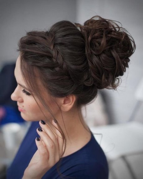 srednie-wlosy-fryzury-na-wesele-61_12 Średnie włosy fryzury na wesele
