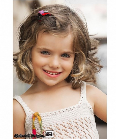 modne-fryzury-dla-malych-dziewczynek-81_17 Modne fryzury dla małych dziewczynek
