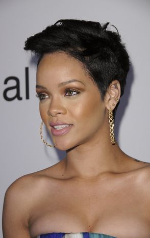 rihanna-i-jej-fryzury-62_15 Rihanna i jej fryzury