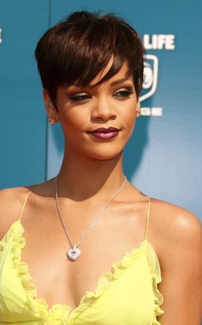 rihanna-krotkie-wlosy-08_10 Rihanna krotkie wlosy
