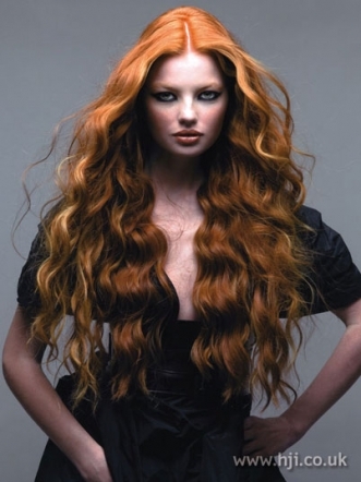 fryzury-rude-wosy-90_9 Fryzury rude włosy