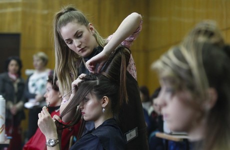 jaka-zrobic-fryzure-do-szkoly-71_4 Jaką zrobić fryzurę do szkoły