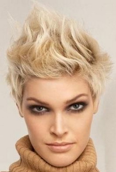 blond-krtkie-fryzury-34-10 Blond krótkie fryzury