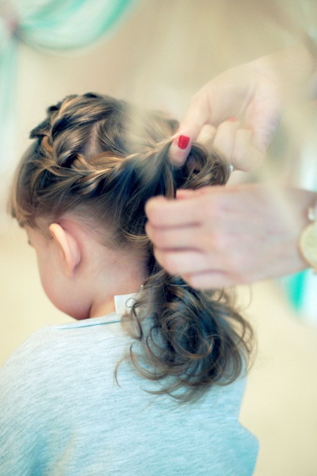 fryzury-dla-maych-dziewczynek-71-10 Fryzury dla małych dziewczynek