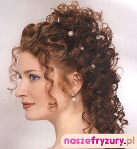 fryzury-lubne-wosy-krcone-40-13 Fryzury ślubne włosy kręcone