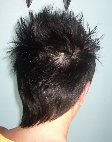 krtkie-fryzury-damskie-z-tyu-15_18 Krótkie fryzury damskie z tyłu