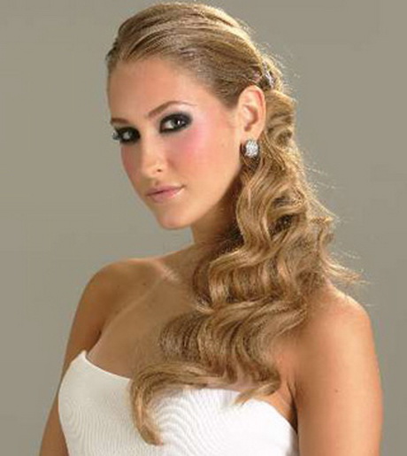 fryzura-na-wesele-rednie-wosy-21_19 Fryzura na wesele średnie włosy