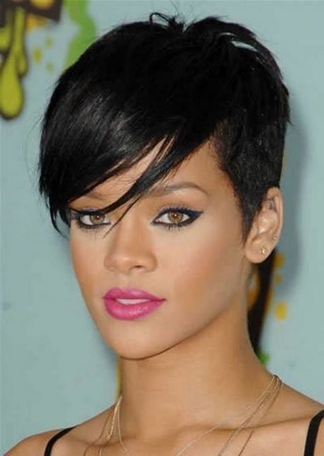 rihanna-fryzury-2023-67_4 Rihanna fryzury 2023