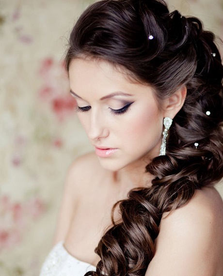 fryzury-wosy-rednie-na-wesele-58_8 Fryzury włosy średnie na wesele