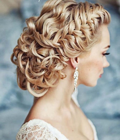 fajna-fryzura-na-wesele-srednie-wlosy-66_13 Fajna fryzura na wesele średnie włosy