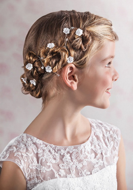 komunijne-fryzury-dla-dziewczyn-82_11 Komunijne fryzury dla dziewczyn