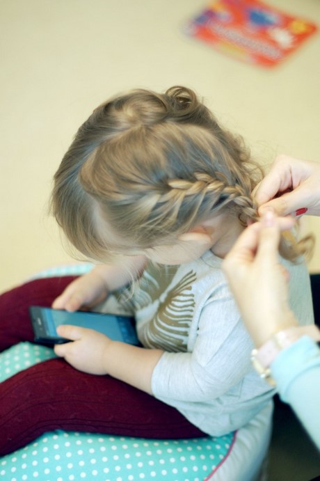 fryzury-dla-2-letniej-dziewczynki-15 Fryzury dla 2 letniej dziewczynki