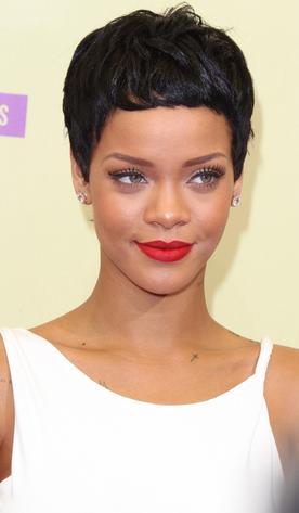 rihanna-fryzury-krotkie-93_18 Rihanna fryzury krótkie