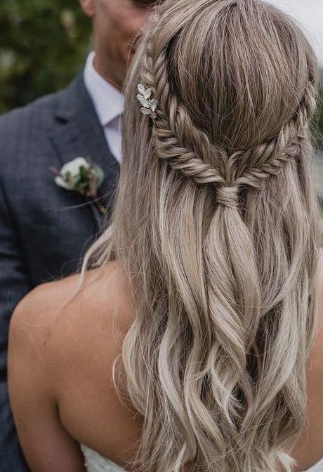 fryzura-z-rozpuszczonych-wlosow-na-wesele-60_13 Fryzura z rozpuszczonych włosów na wesele