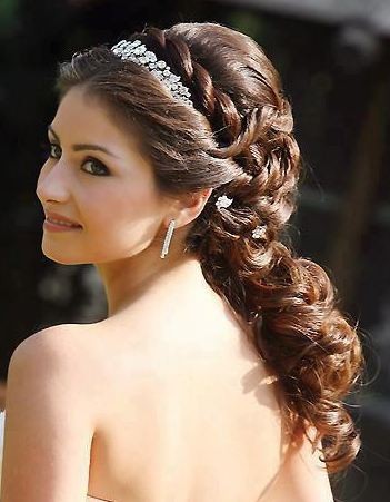 fryzury-na-wesele-krcone-wosy-16_11 Fryzury na wesele kręcone włosy