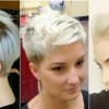 Krótkie fryzury 2019 blond