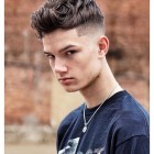 Modne fryzury dla nastolatków 2021