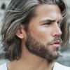 Układanie włosów męskich długich
